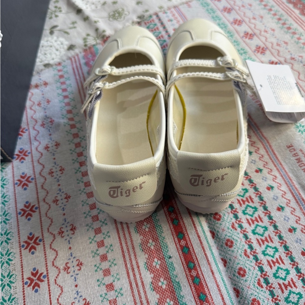 Onitsuka Tiger Cream Mary Jane Sneakers - Picture 2 of 8